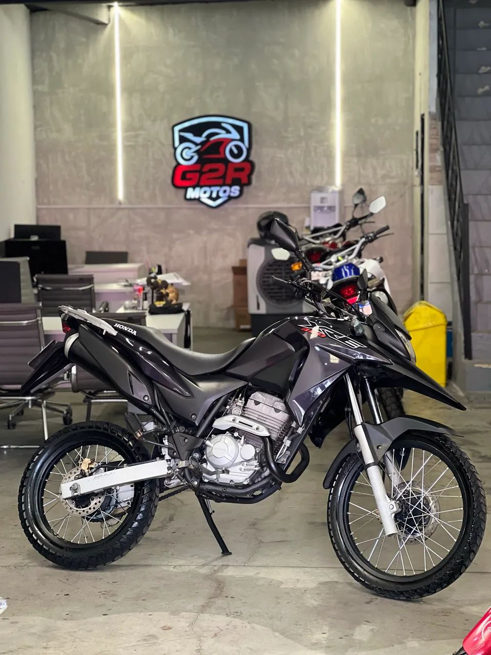 Xre 300 2016