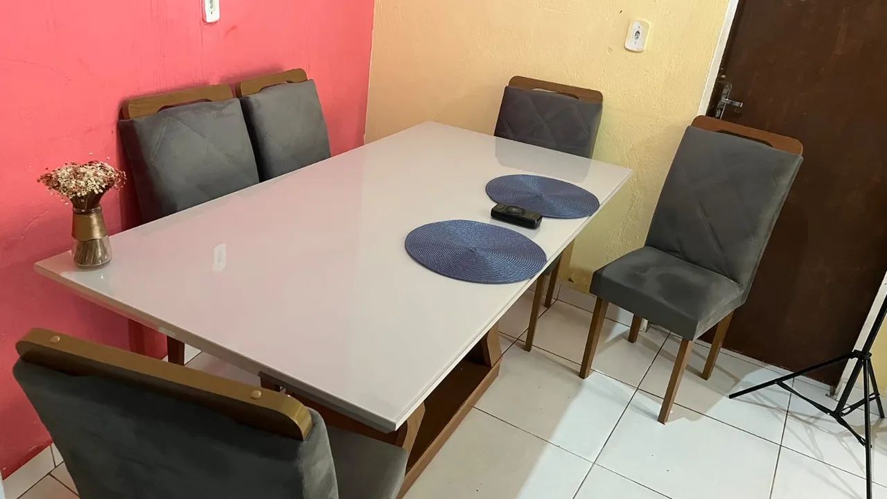 Vende-se mesa 6 cadeiras semi nova  - Foto 2