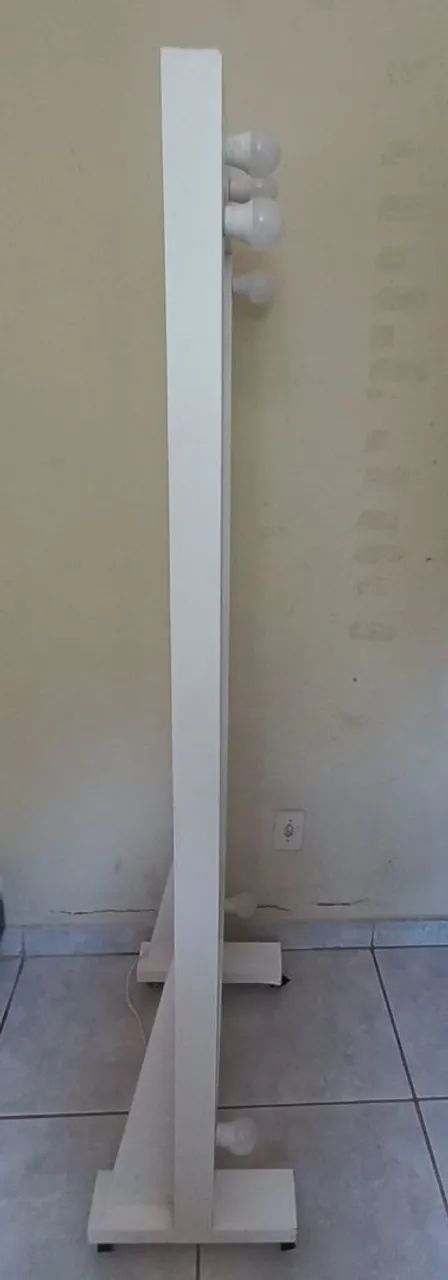 Vendo " Espelho Camarim". Bem conservado, funciona normalmente...Valor de 600,00 - Foto 3