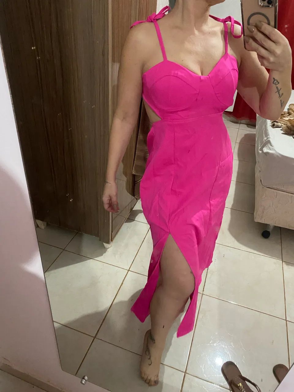 Vendo vestido 40/42 novo perfeito 