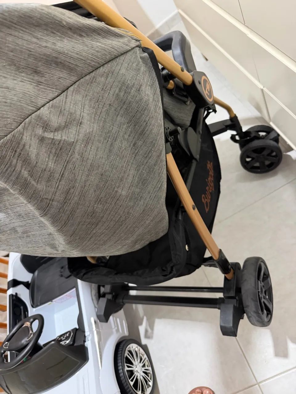 Carro de bebê - Semi novo  - Foto 5