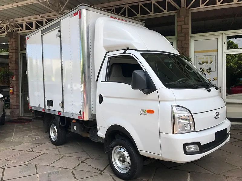 Hyundai HR 4WD.