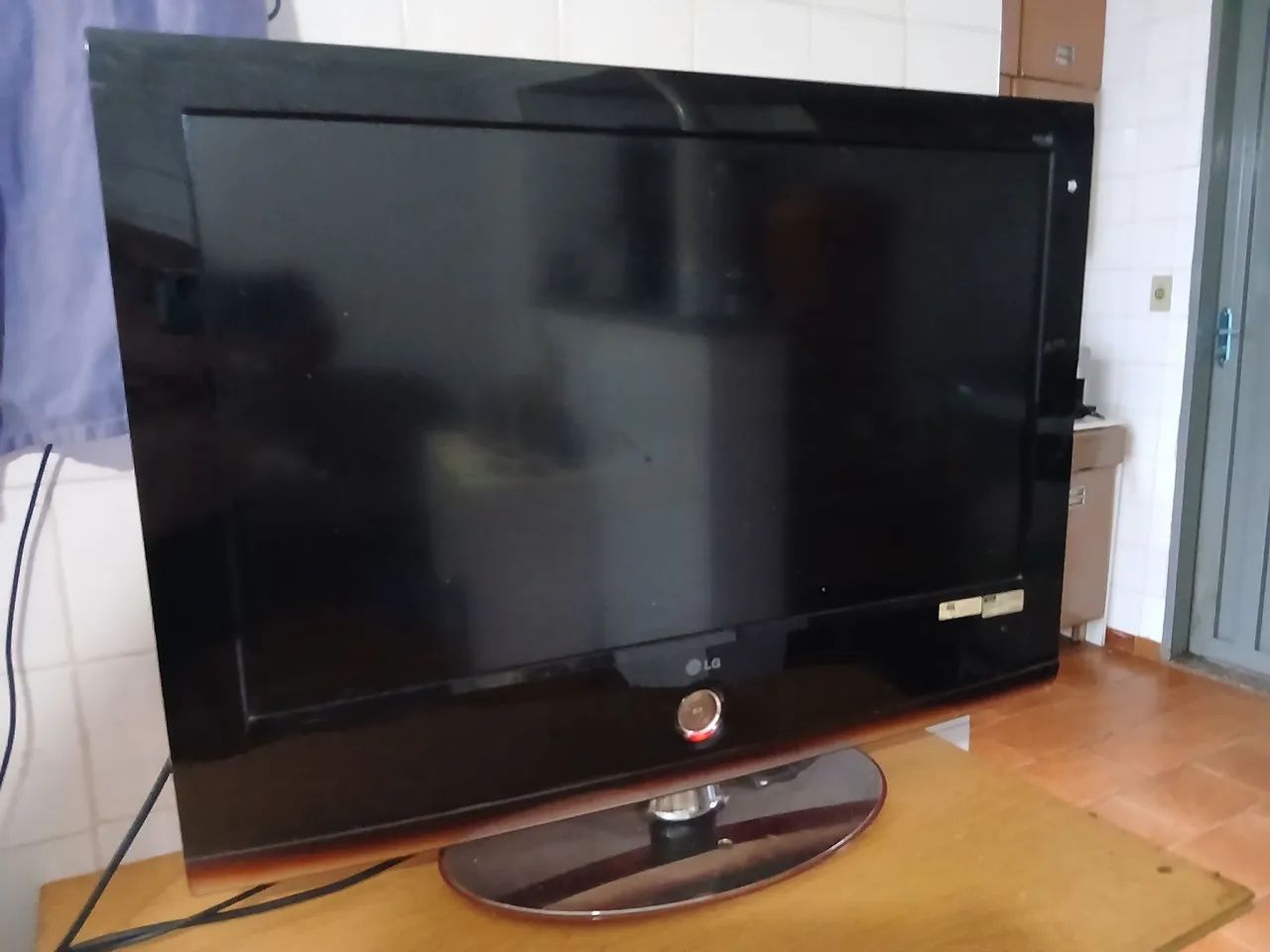 Vendo TV LG semi nova 35 polegadas
