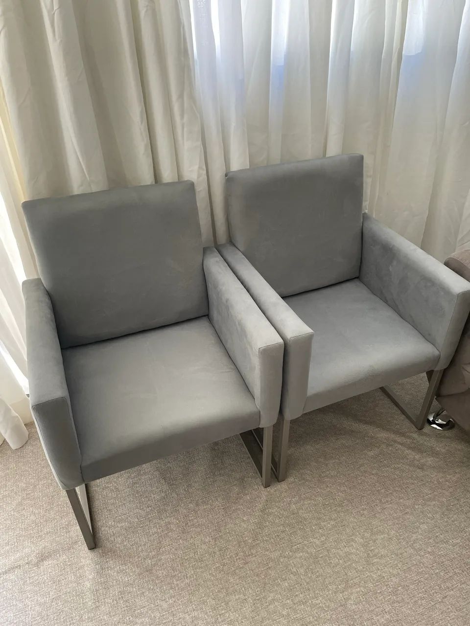 POLTRONAS NOVAS 400 duas