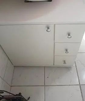 Armário de Banheiro