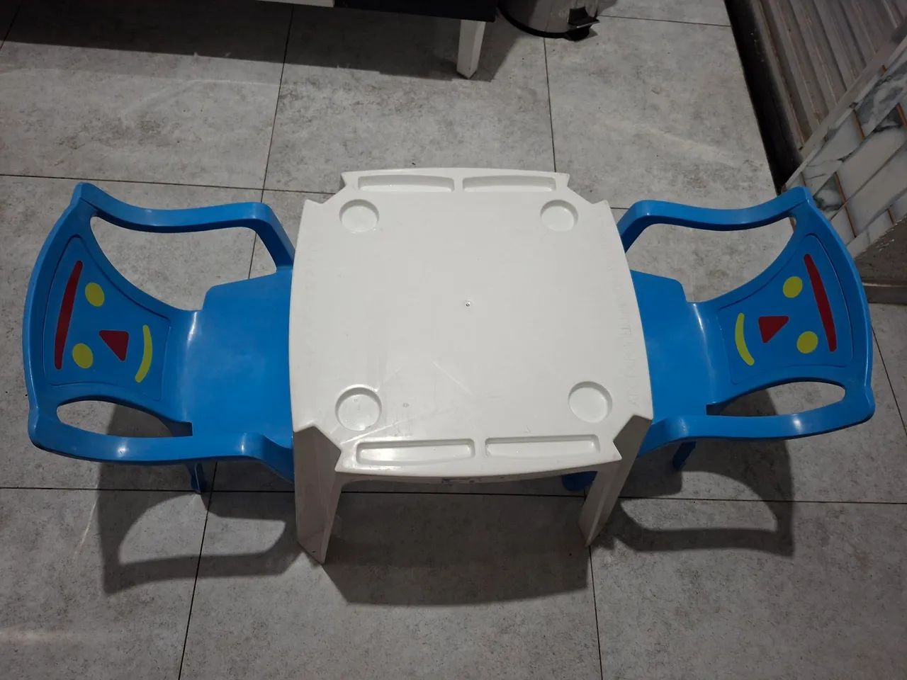 Mesa + 2 cadeiras infantil 65579519931137121