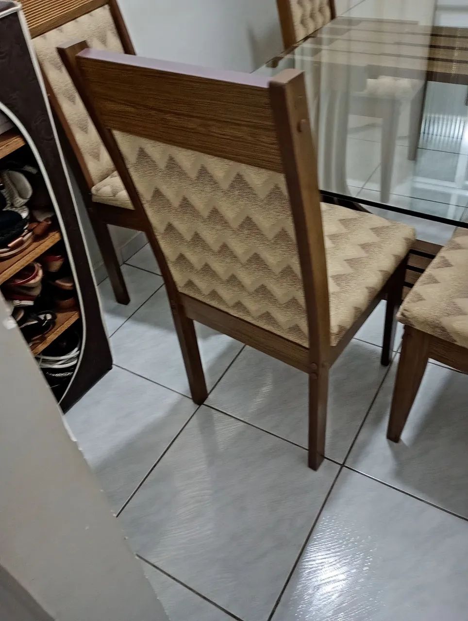 MESA DE JANTAR E 4 CADEIRAS  - Foto 2
