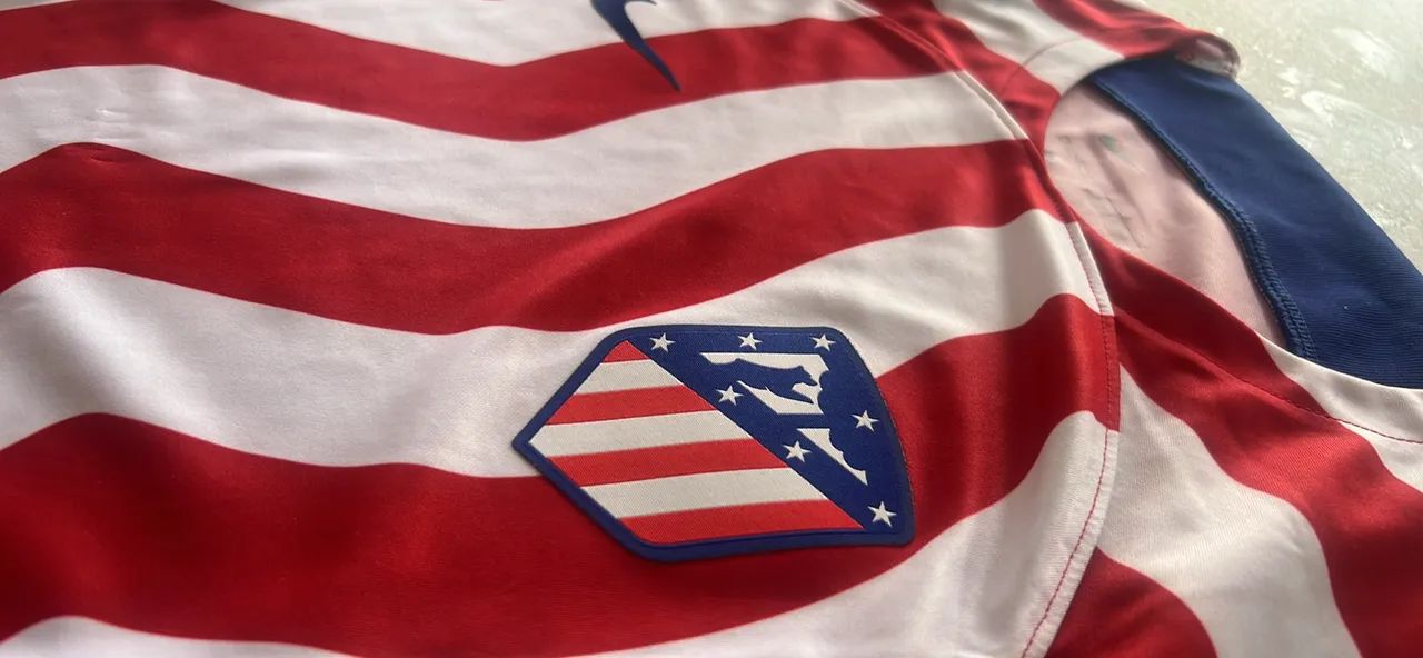 Camisa do atlético de madrid Nike listrada vermelho e branco? - Foto 5