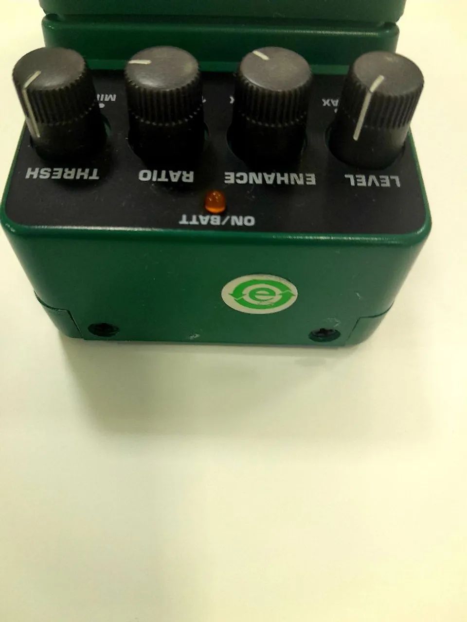 Pedal bass limiter Behringer  - Foto 4