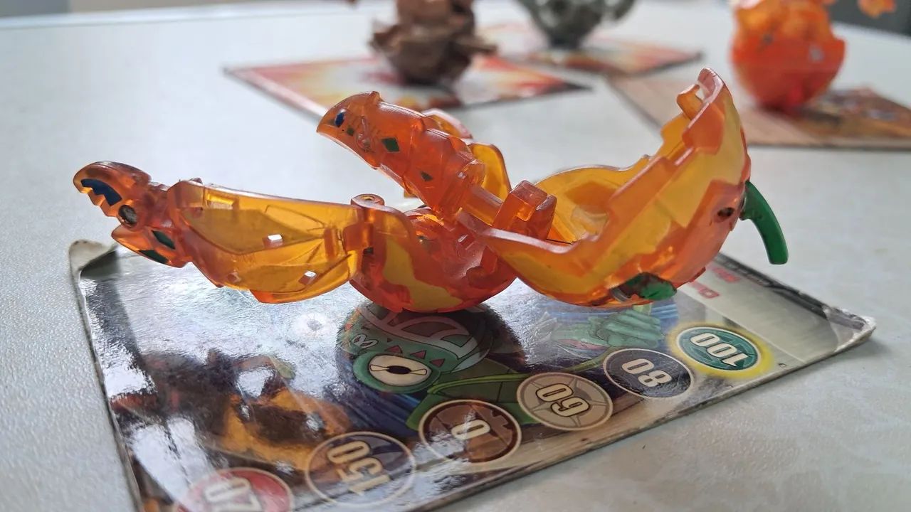 Bakugan Stug Bakusolar especial muito raro Solar Orange  - Foto 4