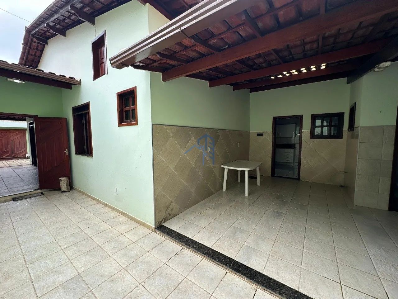 CASA COM 3/4 SENDO UMA SUÍTE - Foto 3