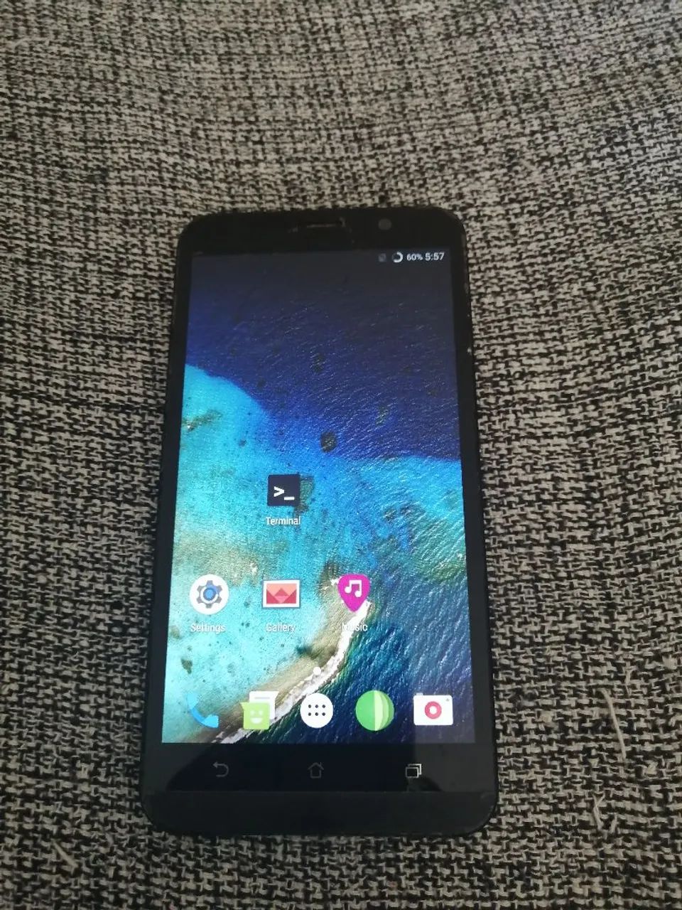 Celular zenfone 2 bichado
