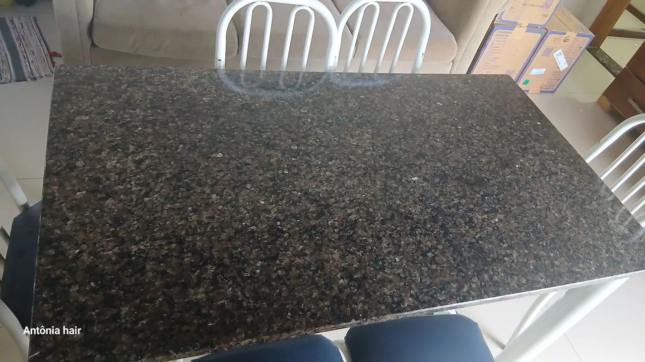 Vendo mesa com 6 cadeiras - Foto 4