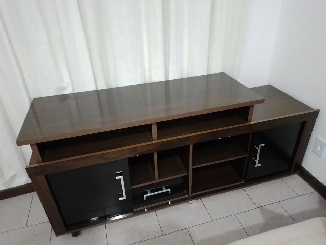 Rack sala com rodinhas 