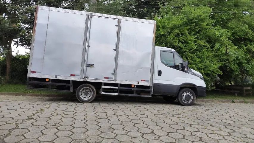 Vendo Caminhão Iveco