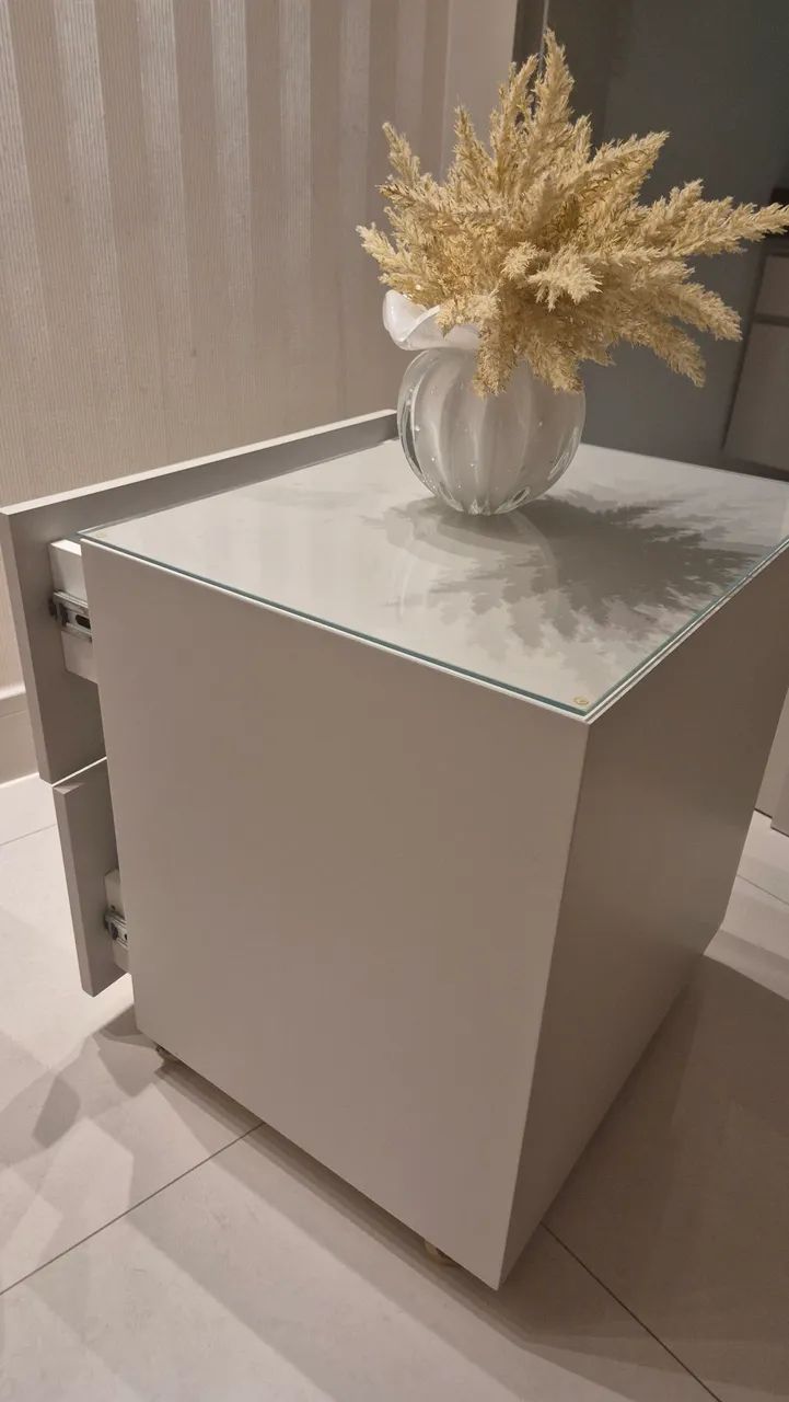 Mesas de cabeceira com gavetas - Foto 4