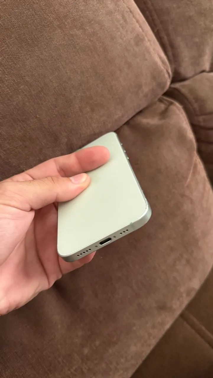 iPhone 15 muito novo  - Foto 3