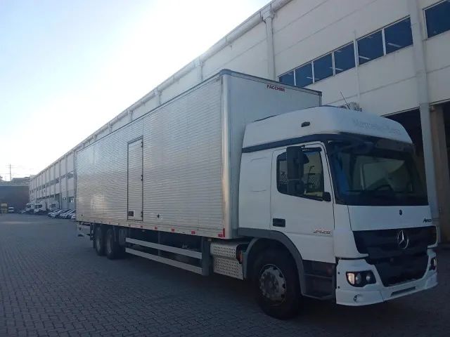 M.Bens 2429 6x2 com Bau  - Foto 3