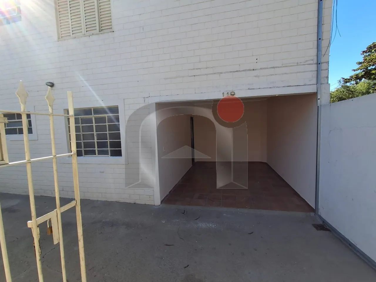 CASA EM EXCELENTE LOCALIZAÇÃO - Foto 2