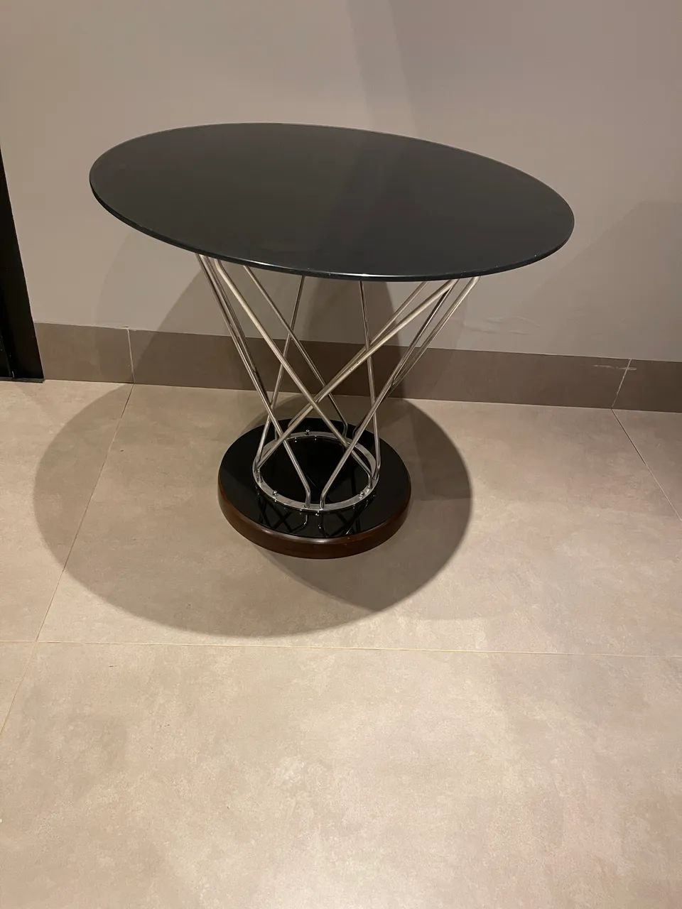 Mesa preta com pés de metal,  - Foto 2