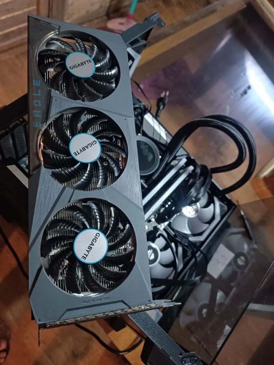 ? Placa de Vídeo RX 6600 Gigabyte 8GB - 3 Fans (Com Caixa)