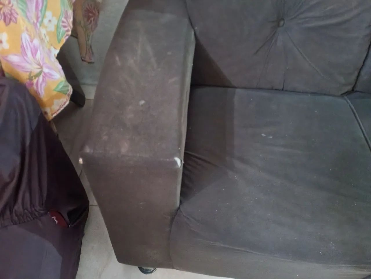 Vendo esses dois sofás bem conservado... - Foto 2