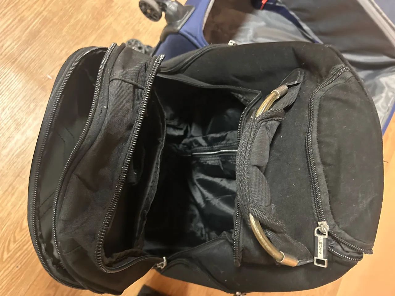 Mochila de viagem e rodinha  - Foto 2