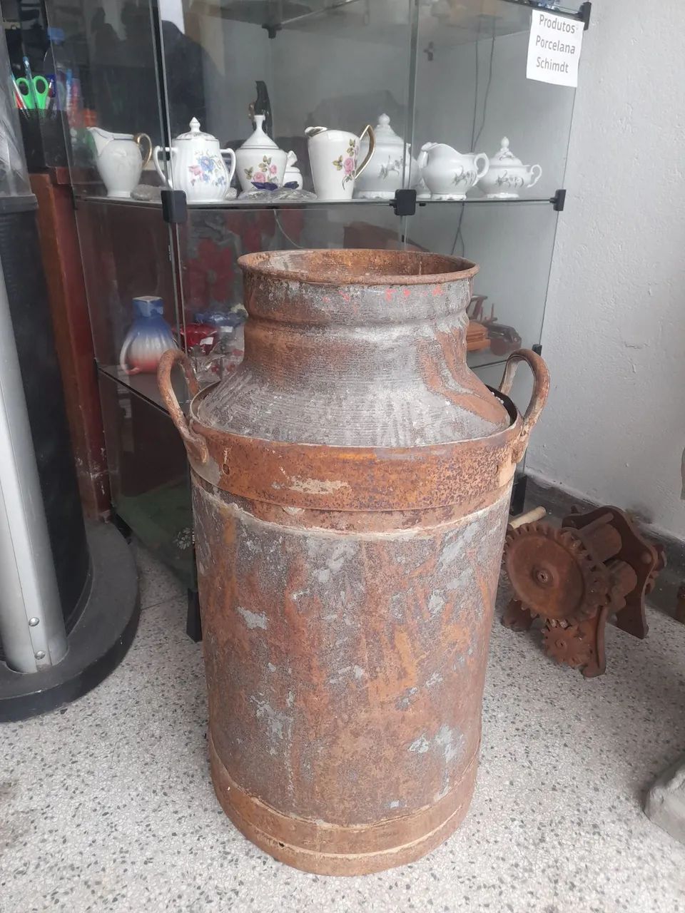 Antigo galão de leite 50L