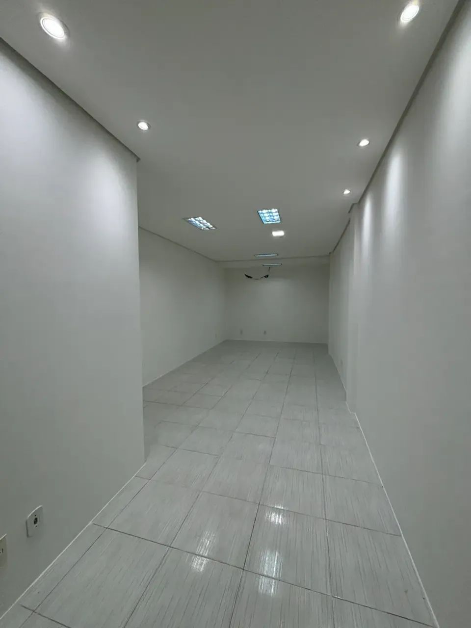 Sala para alugar no Center Treze, bairro 13 de Julho - Foto 2