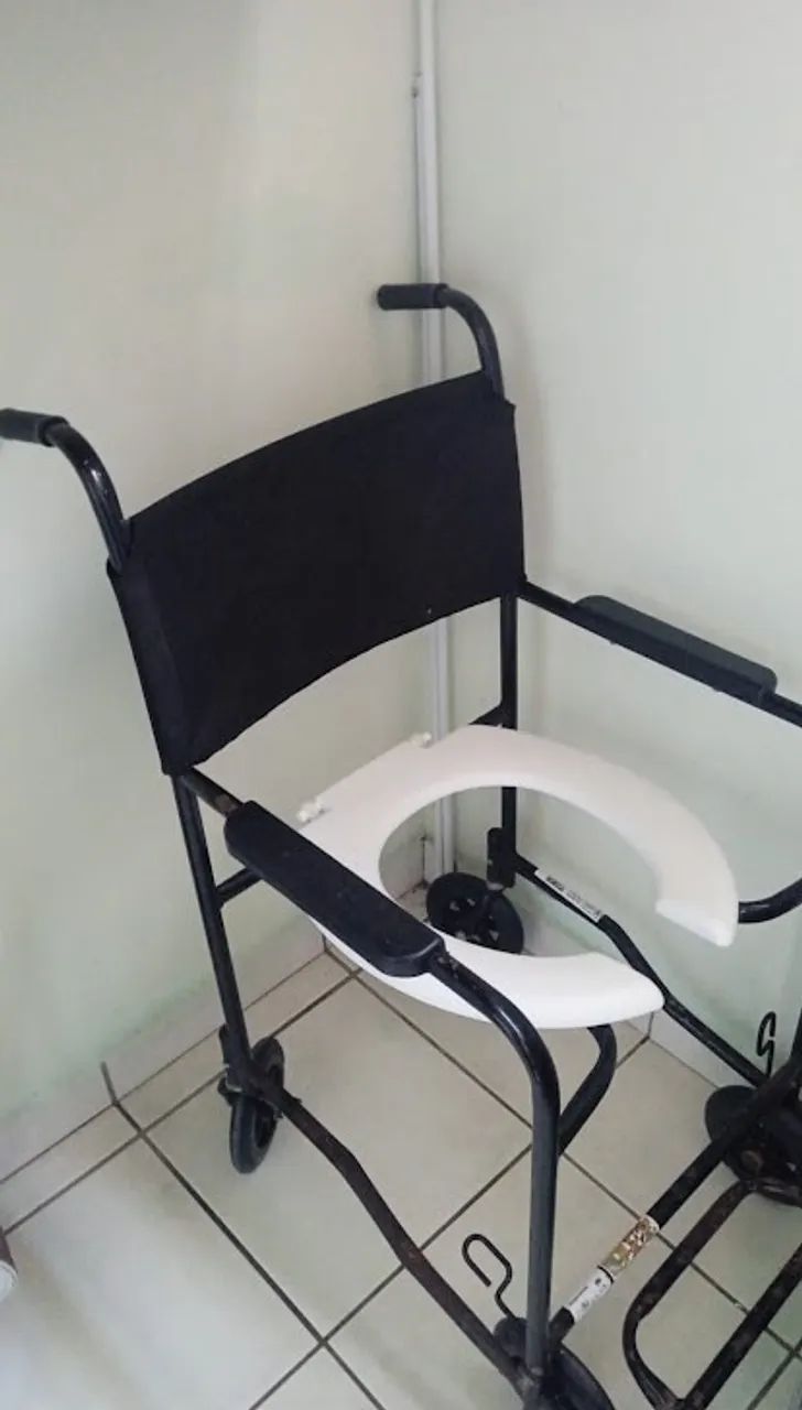 Cadeira Higiênica e de Banho