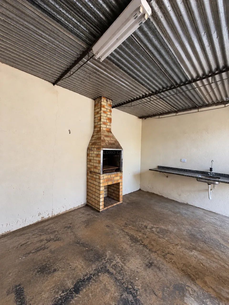 Casa de esquina com 3 quartos, suíte e amplo espaço externo - Zona 07 - UEM | Maringá - Foto 5