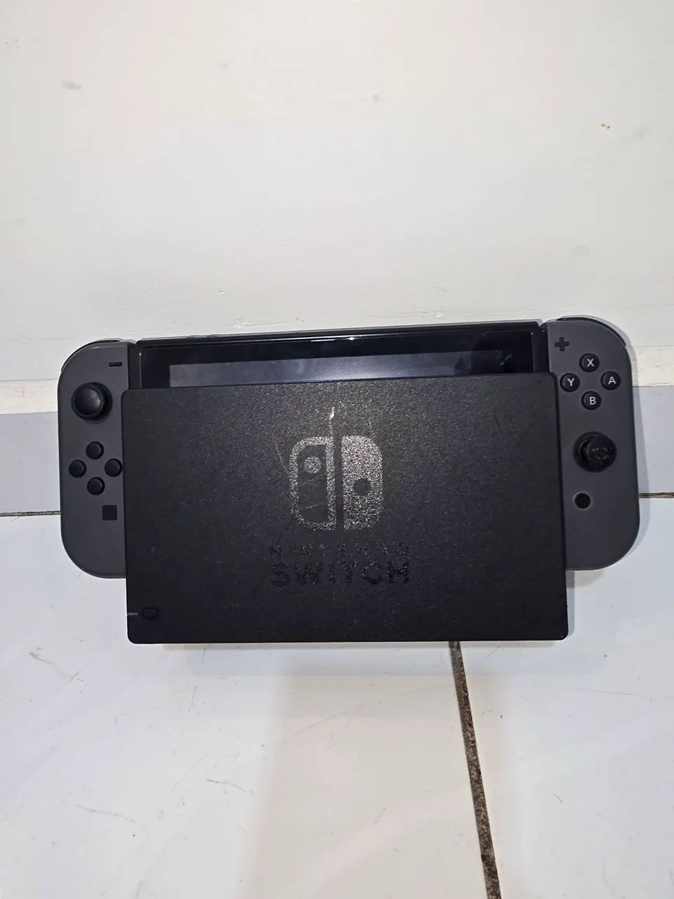 Nintendo Switch Cinza (joy con direito com deifeito)  - Foto 2