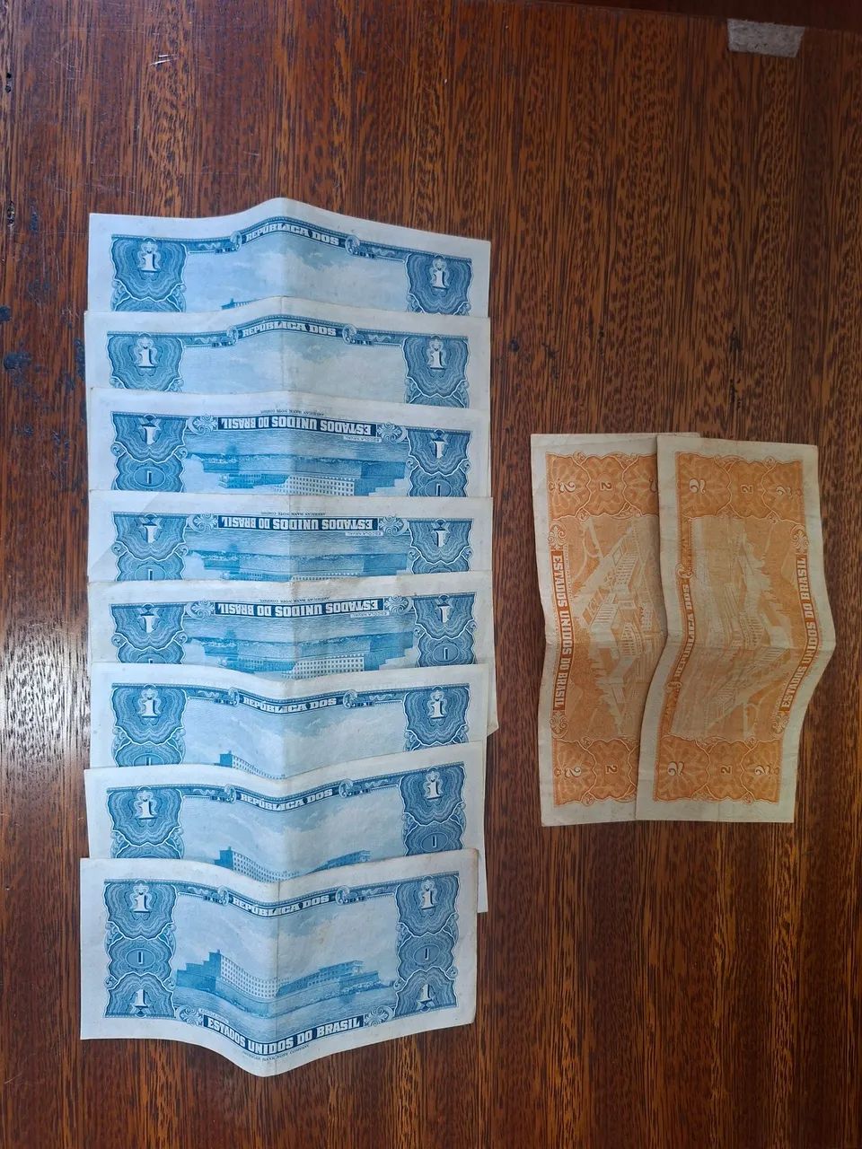 Cédulas antigas de um e dois cruzeiros