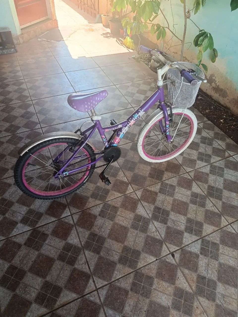 Bicicleta infantil aro 20, revisada e funcionando. - Foto 2
