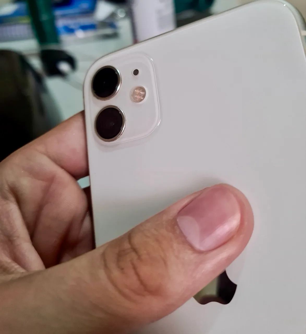 iPhone 11 128 em perfeito estado 1000 reais - Foto 2