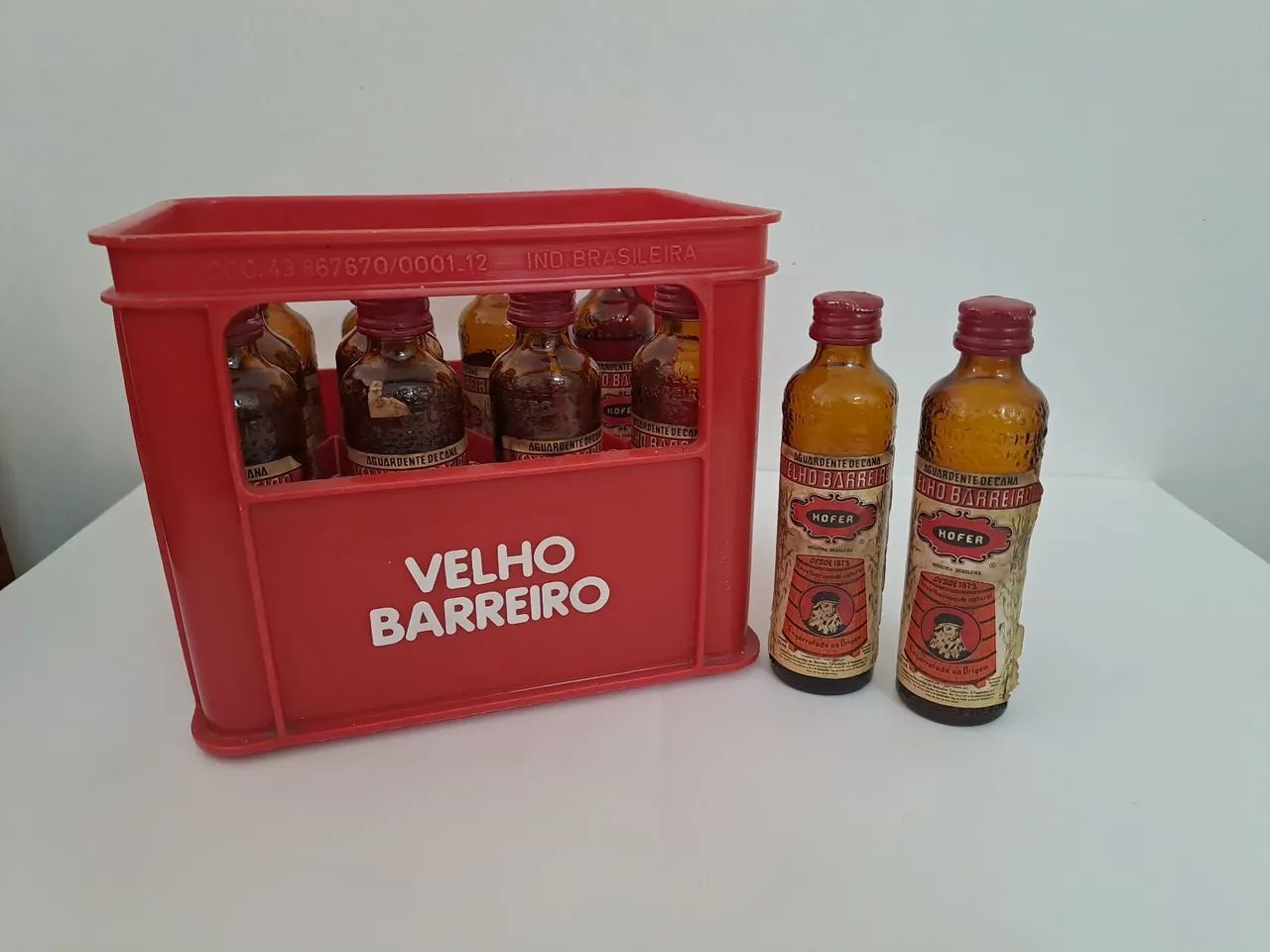 Engradado de velho barreiro miniatura