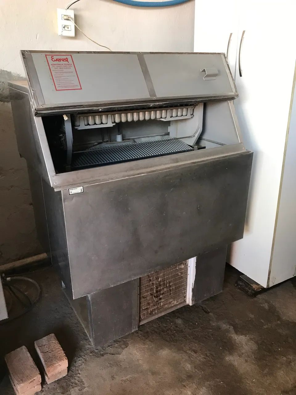 Máquina de fabricar gelo