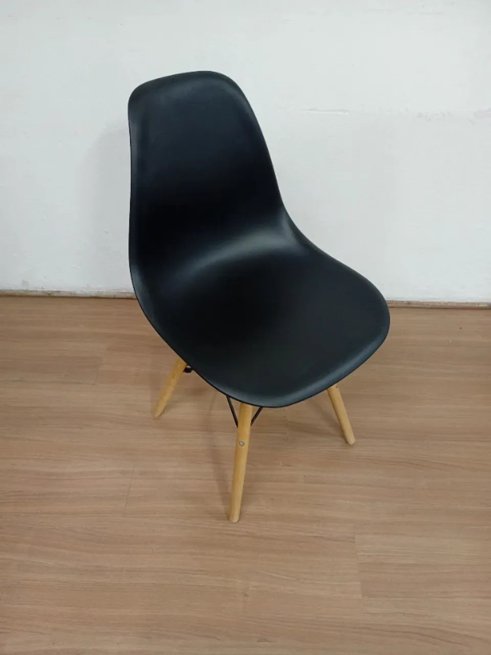 Cadeira Design Charles Eames em ABS