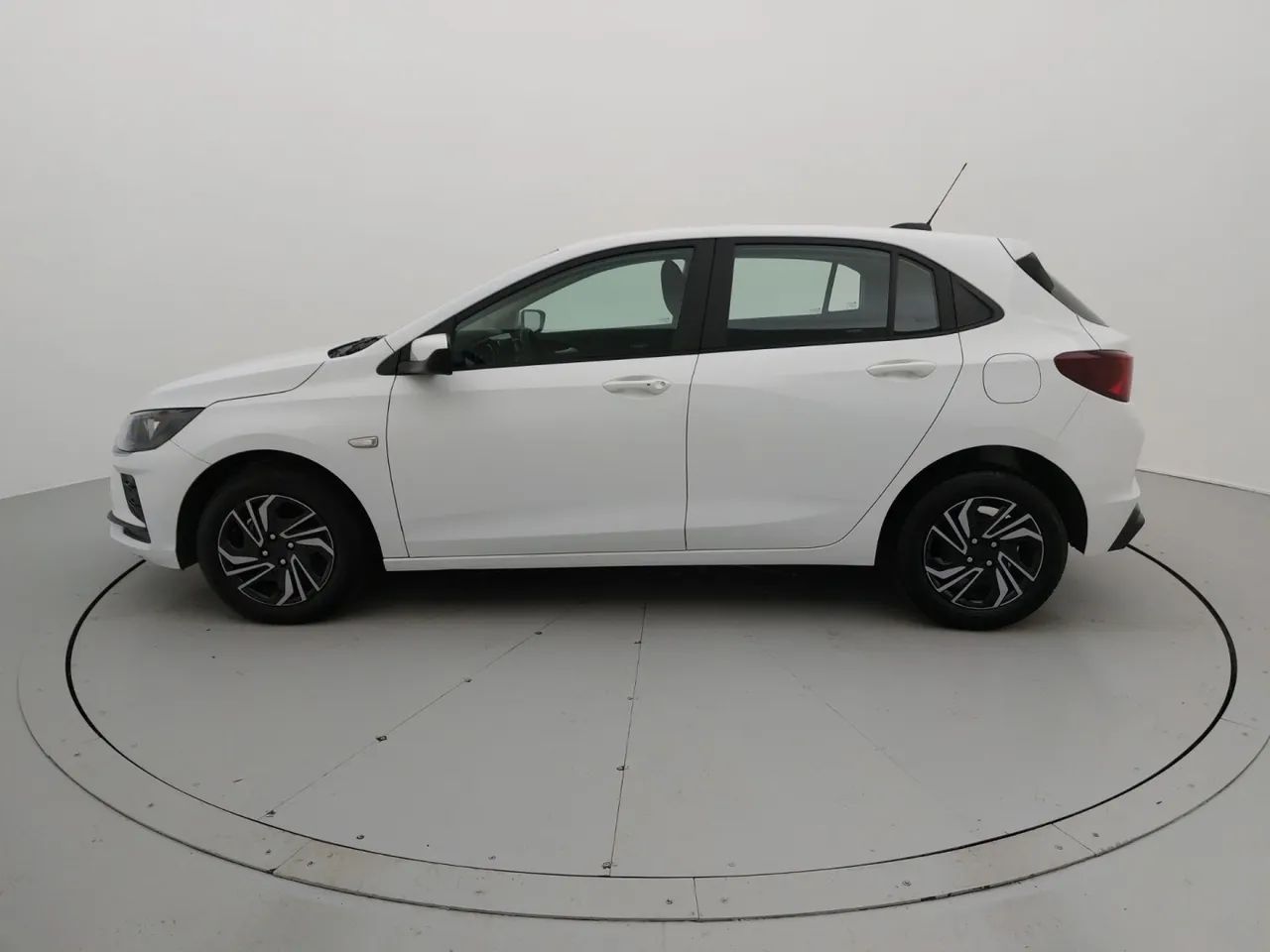 Chevrolet Onix Hatch 1.0 12V Flex Mec. 4P, foto 2 de 18