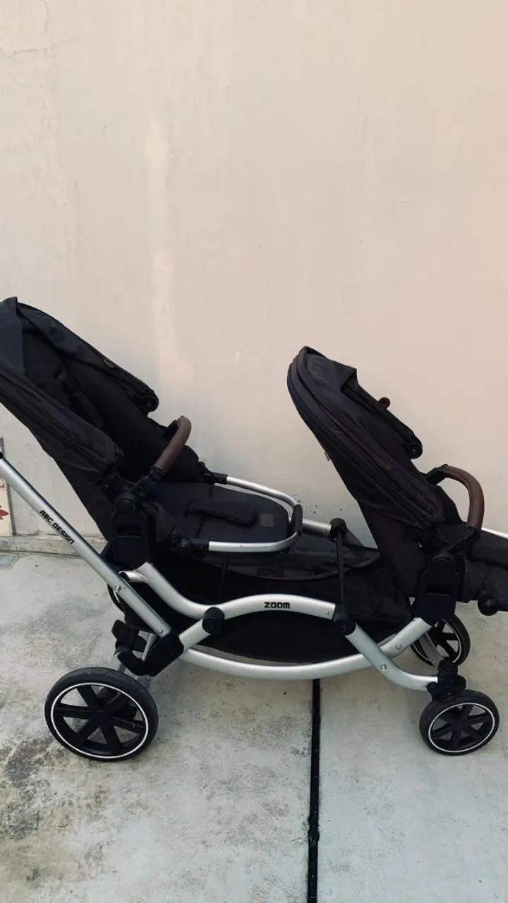 CARRINHO DE BEBÊ DUPLO ZOOM - ÓTIMO ESTADO - Foto 2