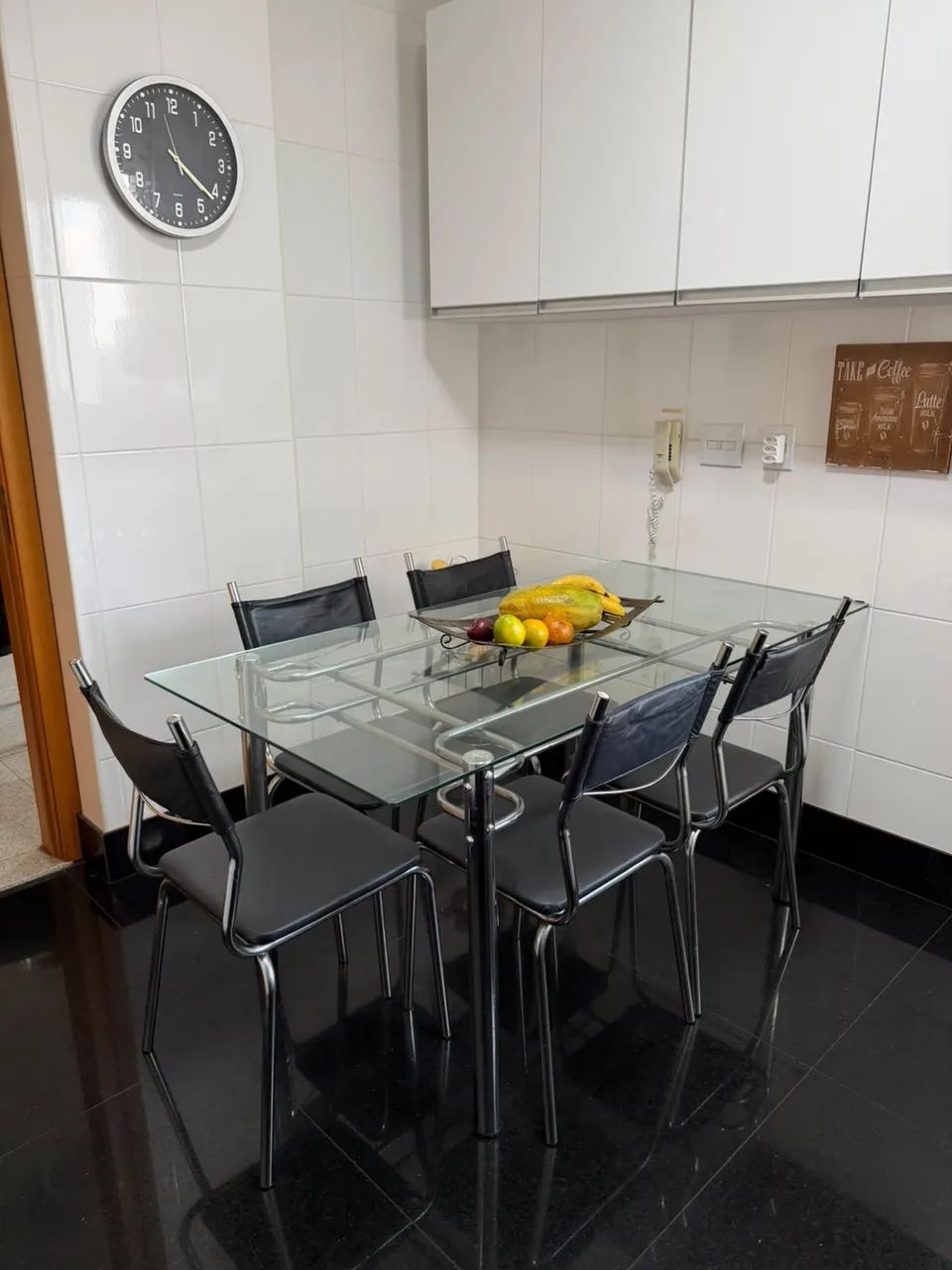 Mesa de vidro com 6 cadeiras  - Foto 2