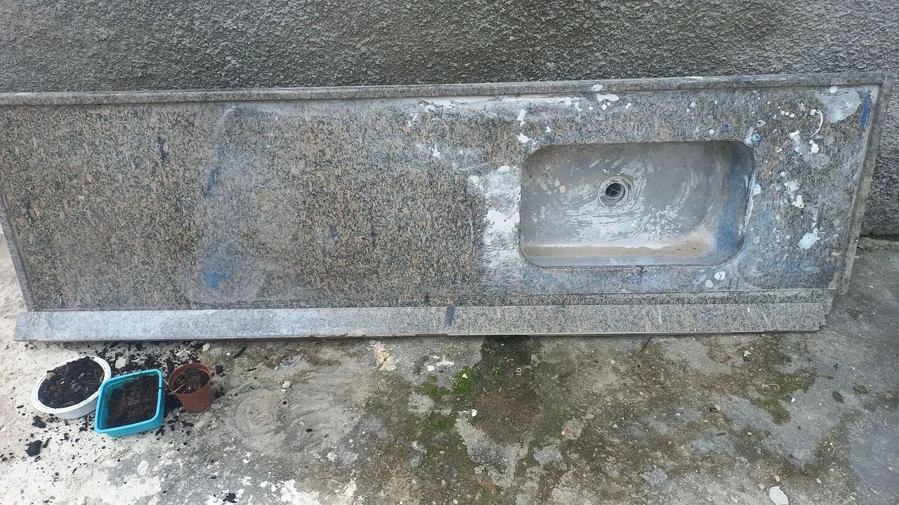 Bancada de granito completa com cuba 