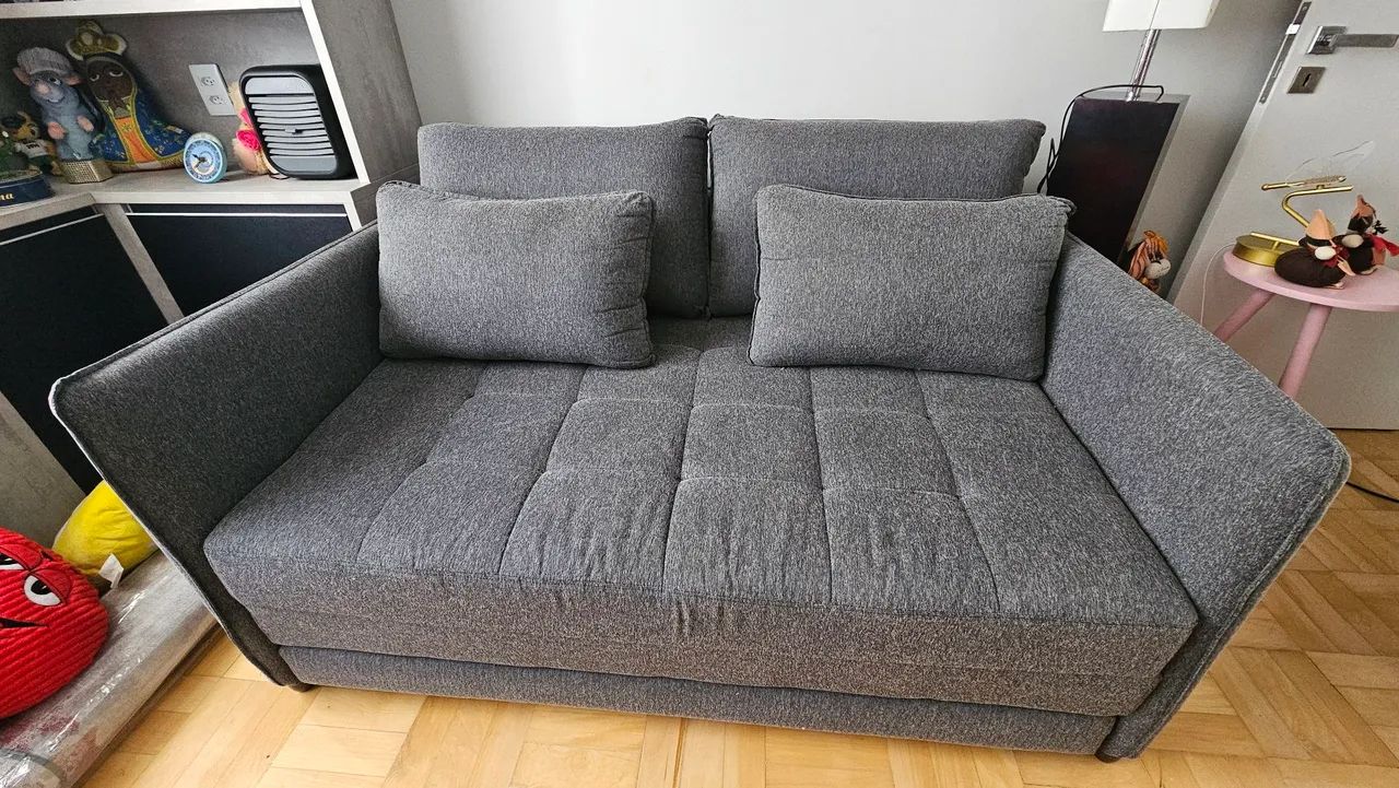 Sofá cama impecável 