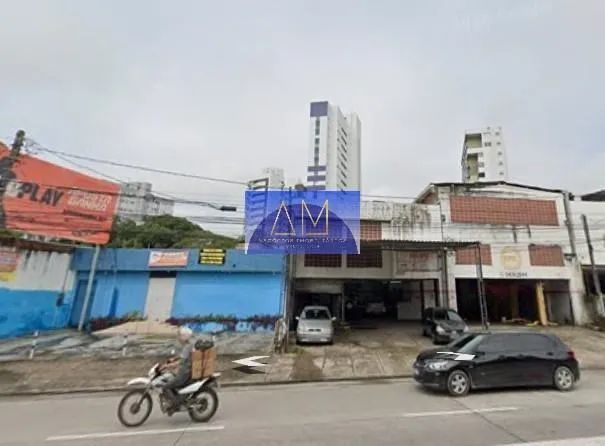 Galpão/Prédio Comercial à Venda em Espinheiro