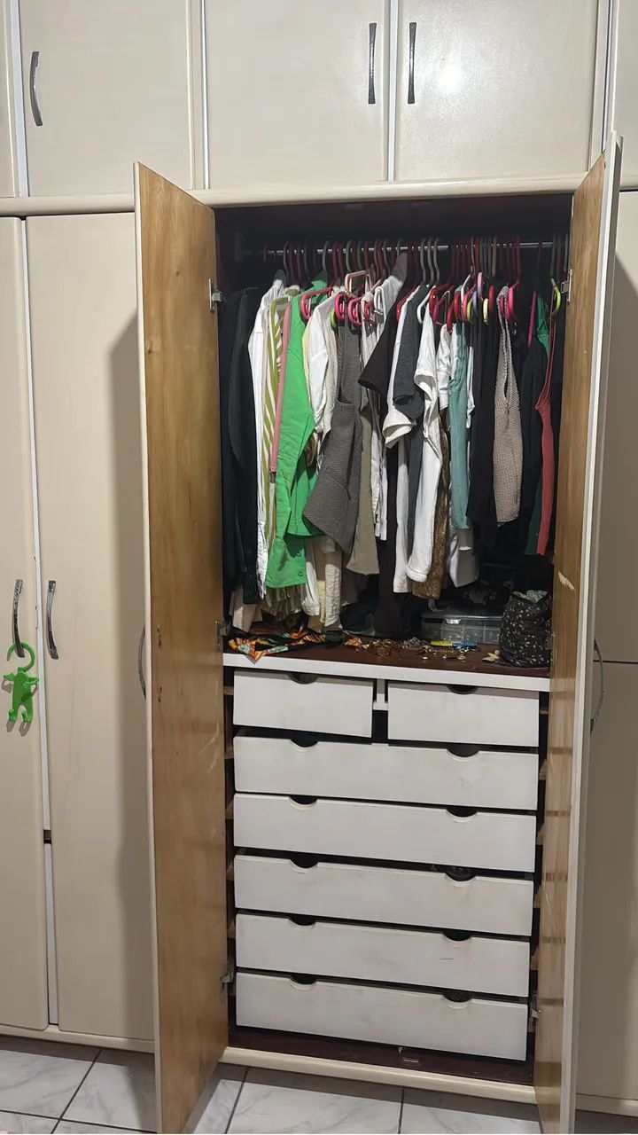 Guarda-roupa de casal em madeira - Foto 3