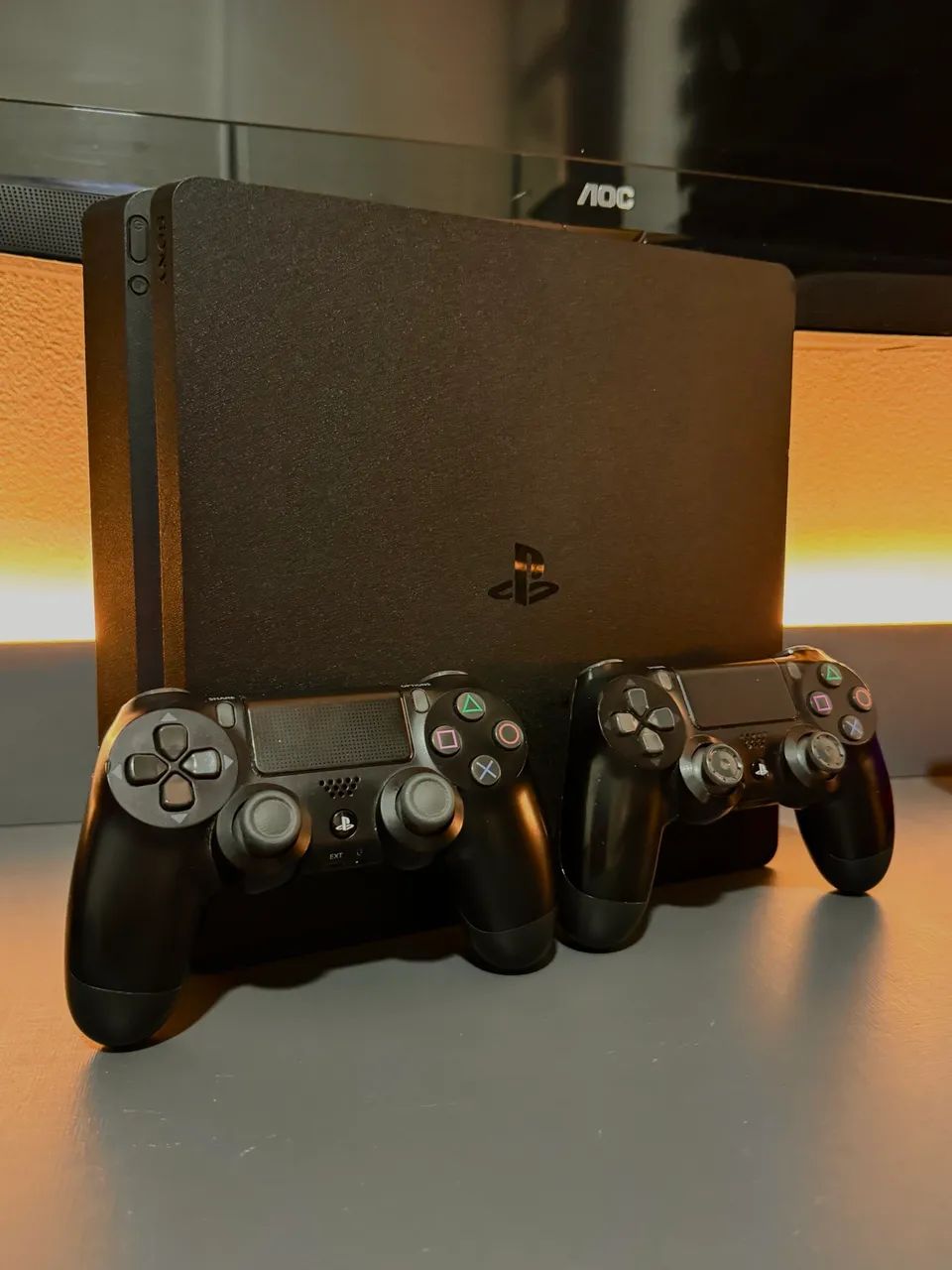 PS4 Slim 1TB + 2 Controles + 7 Jogos - Foto 2