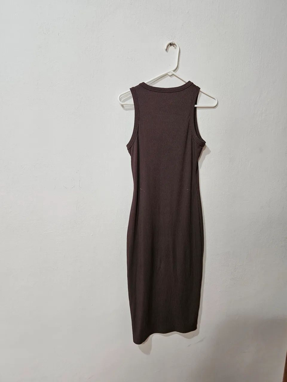 Vestido marrom ajustavel ao corpo - Foto 3