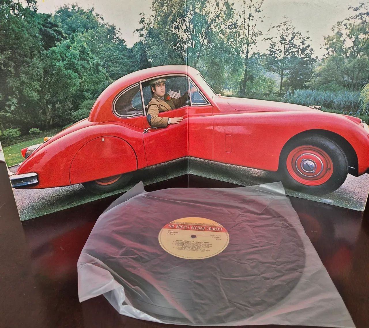 Lp Vinil Elton John A Single Man - Importado - Foto 2