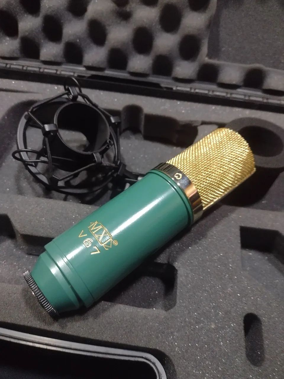 Microfone condenser de estúdio Mxl v67