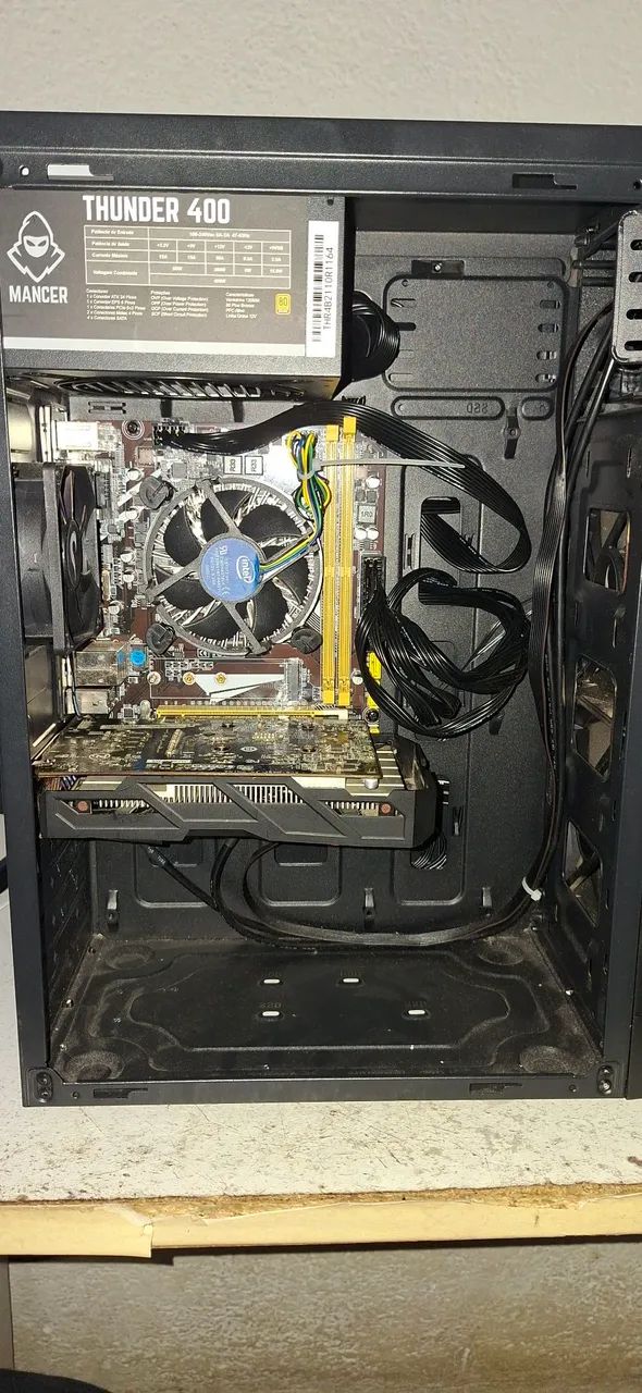 PC I3-8300 + RX 460 (DEFEITO)